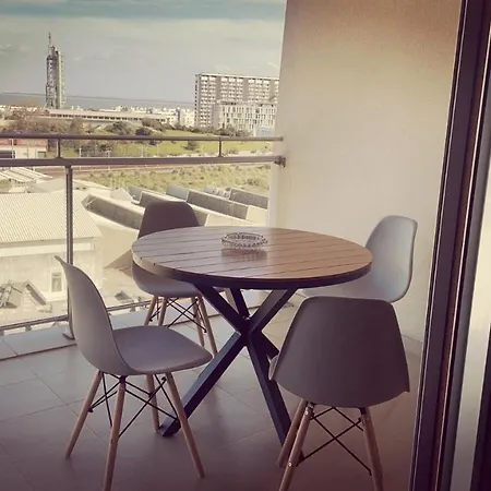 Апартаменти Expo River View