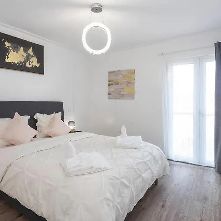 Expo River View ליסבון