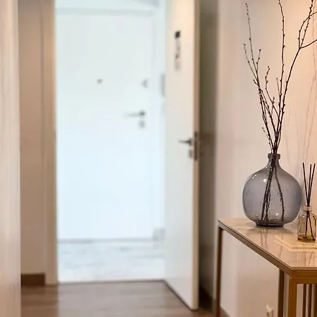 Expo River View Lejlighed *