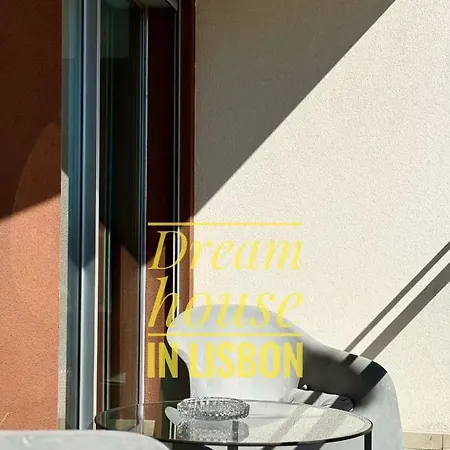 Expo River View Lejlighed